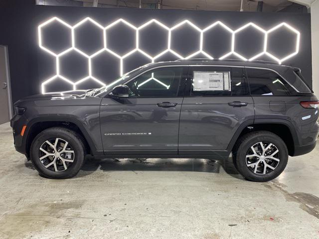 new 2025 Jeep Grand Cherokee car, priced at $43,896