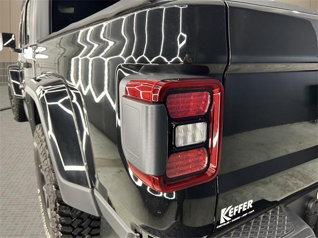 new 2024 Jeep Gladiator car, priced at $44,670