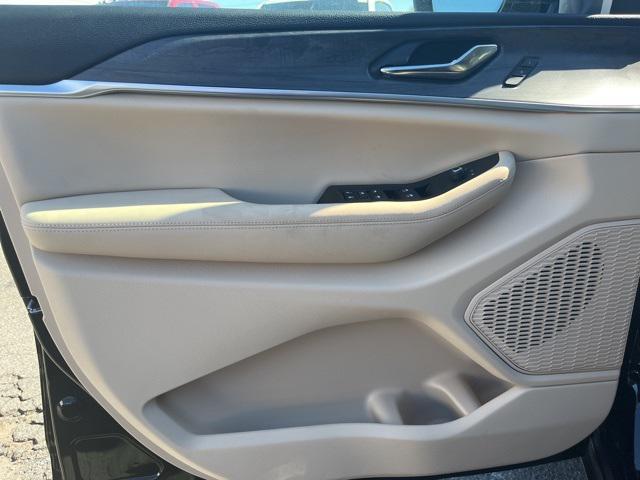 new 2025 Jeep Grand Cherokee L car, priced at $48,382