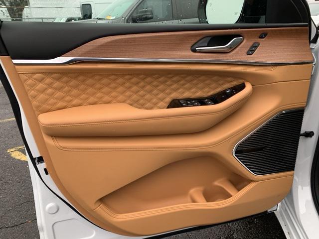 new 2025 Jeep Grand Cherokee car, priced at $65,634