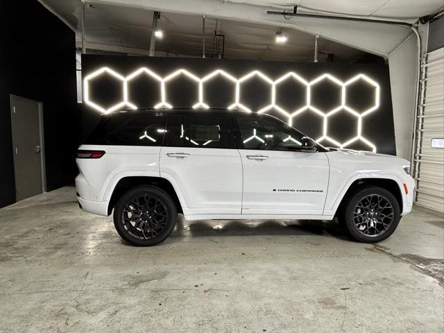 new 2025 Jeep Grand Cherokee car, priced at $64,254