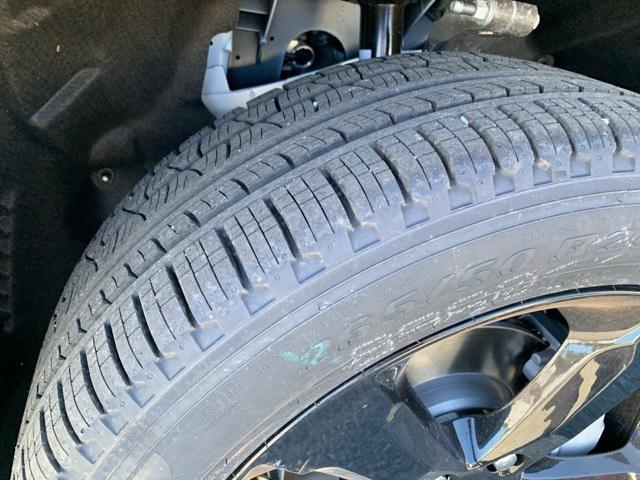 new 2025 Jeep Grand Cherokee car, priced at $48,385