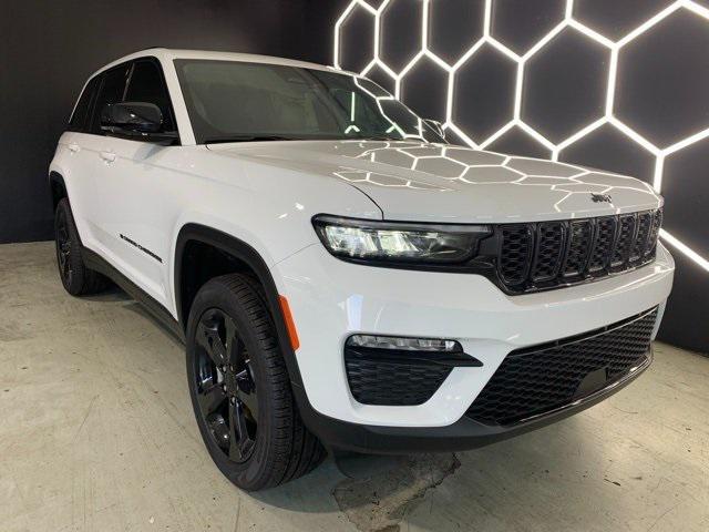 new 2025 Jeep Grand Cherokee car, priced at $51,521