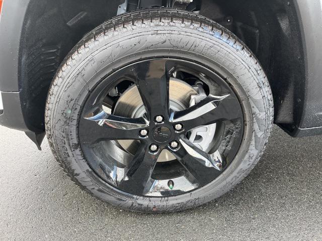 new 2025 Jeep Grand Cherokee L car, priced at $51,897