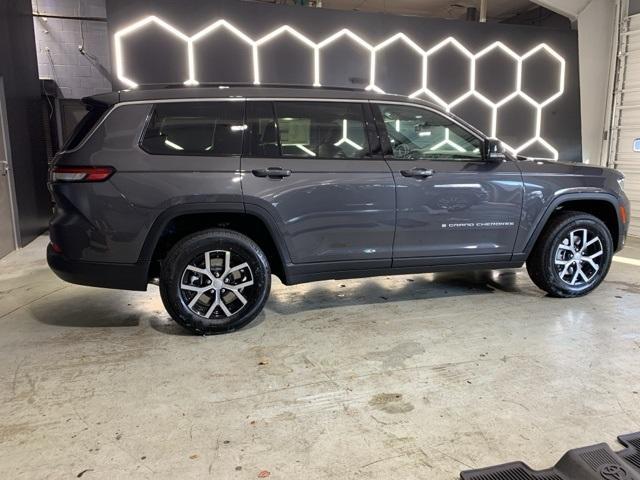 new 2025 Jeep Grand Cherokee L car, priced at $48,690