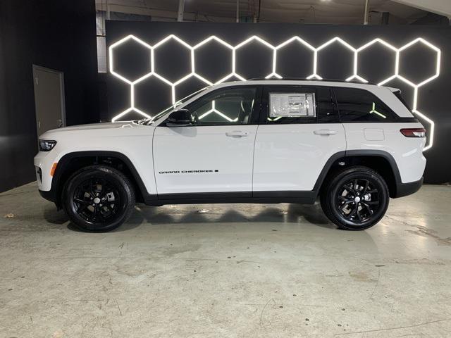 new 2025 Jeep Grand Cherokee car, priced at $46,130
