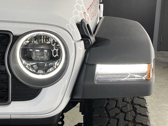new 2025 Jeep Gladiator car, priced at $48,876