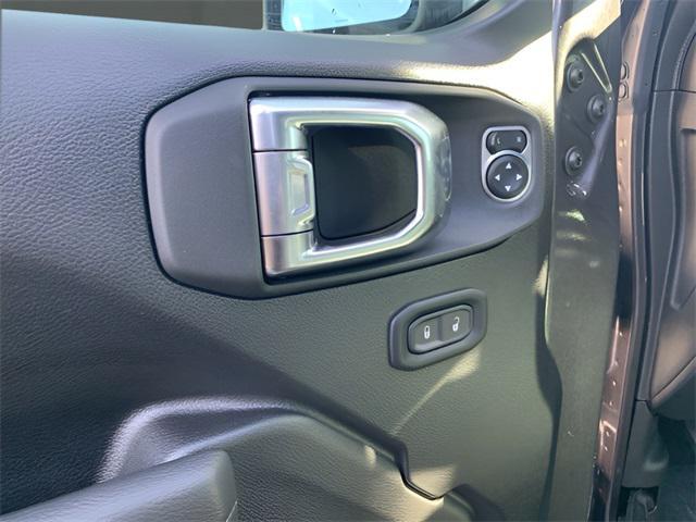 new 2025 Jeep Wrangler car, priced at $51,475
