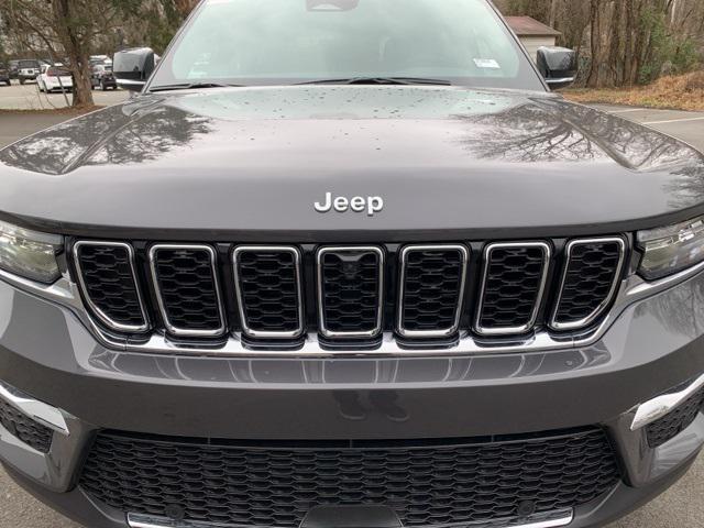 new 2025 Jeep Grand Cherokee car, priced at $49,179
