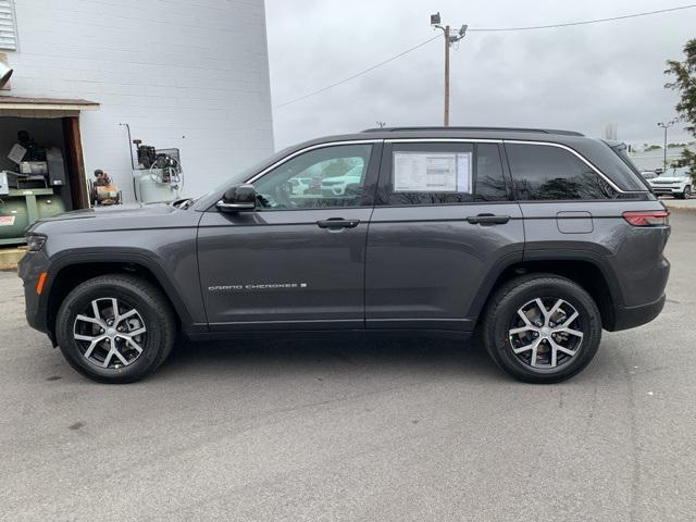 new 2025 Jeep Grand Cherokee car, priced at $49,179