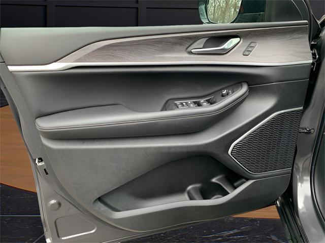 new 2025 Jeep Grand Cherokee car, priced at $48,850