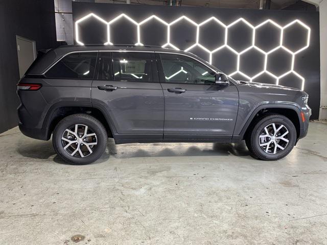new 2025 Jeep Grand Cherokee car, priced at $49,391