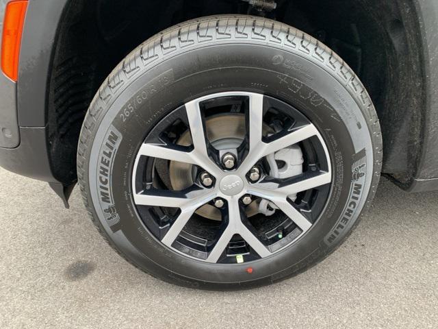new 2025 Jeep Grand Cherokee car, priced at $49,179