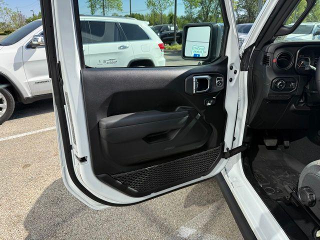 new 2025 Jeep Wrangler car, priced at $50,114