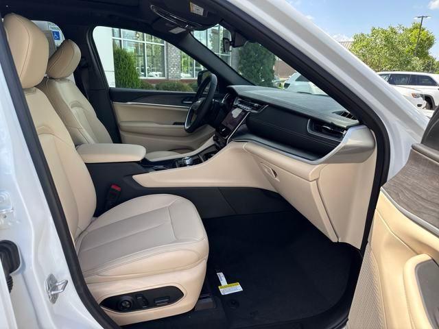 new 2025 Jeep Grand Cherokee car, priced at $47,776