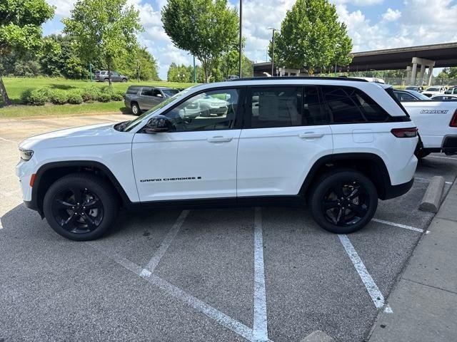 new 2025 Jeep Grand Cherokee car, priced at $47,776
