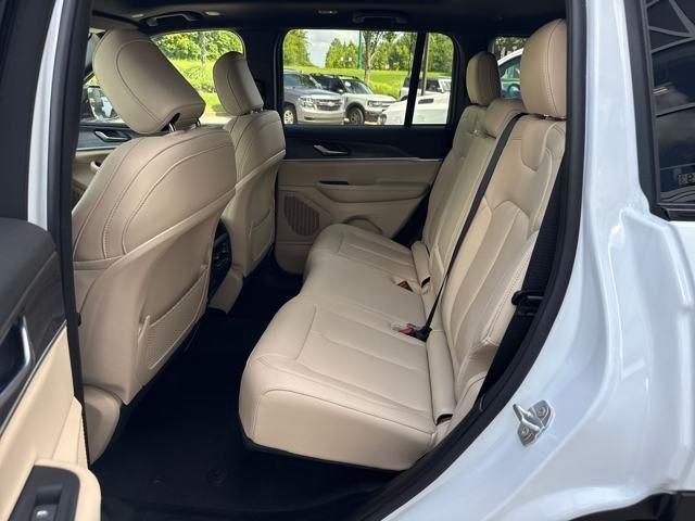 new 2025 Jeep Grand Cherokee car, priced at $47,776