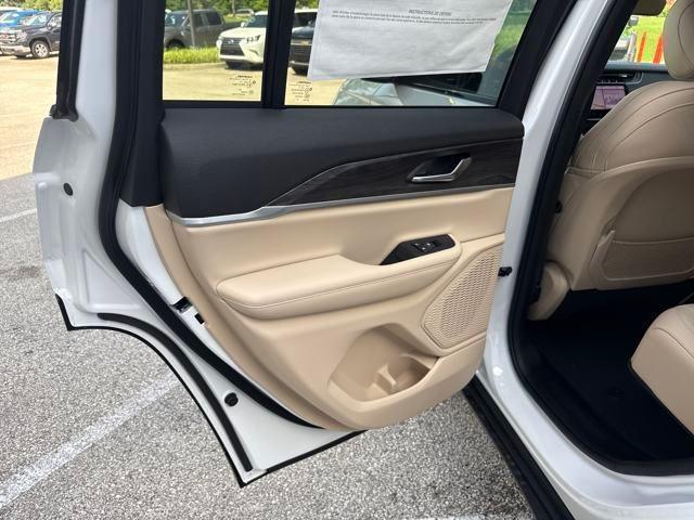 new 2025 Jeep Grand Cherokee car, priced at $47,776