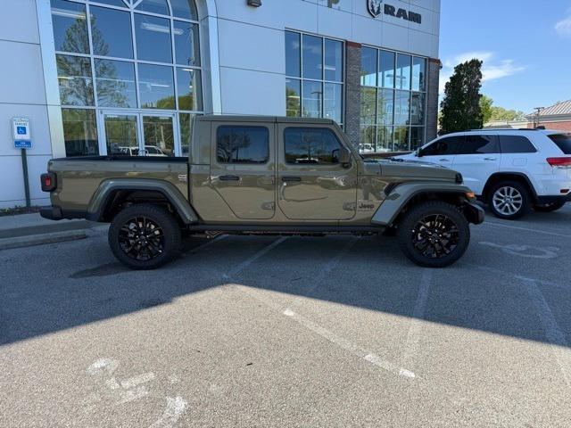 new 2025 Jeep Gladiator car, priced at $42,321