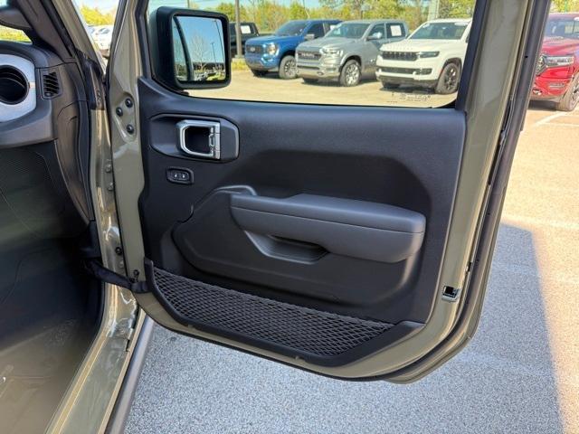 new 2025 Jeep Gladiator car, priced at $42,321