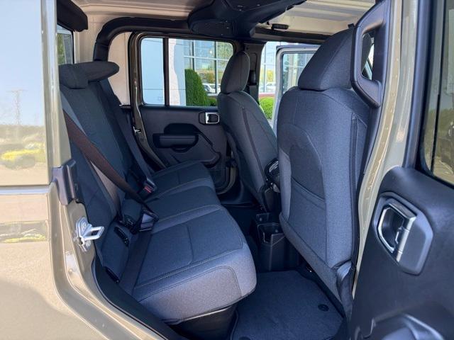 new 2025 Jeep Gladiator car, priced at $42,321