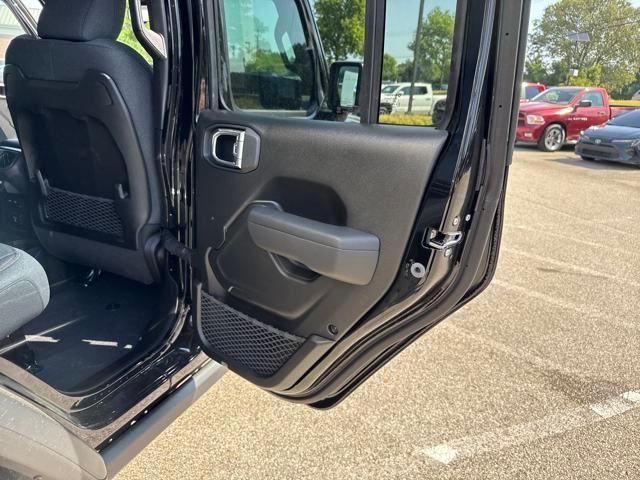 new 2025 Jeep Wrangler car, priced at $55,241