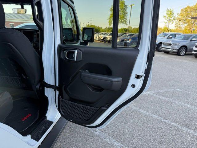 used 2023 Jeep Gladiator car, priced at $39,987