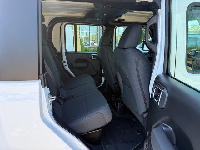 new 2025 Jeep Gladiator car, priced at $38,955