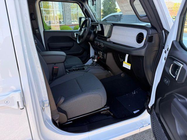 new 2025 Jeep Gladiator car, priced at $39,942
