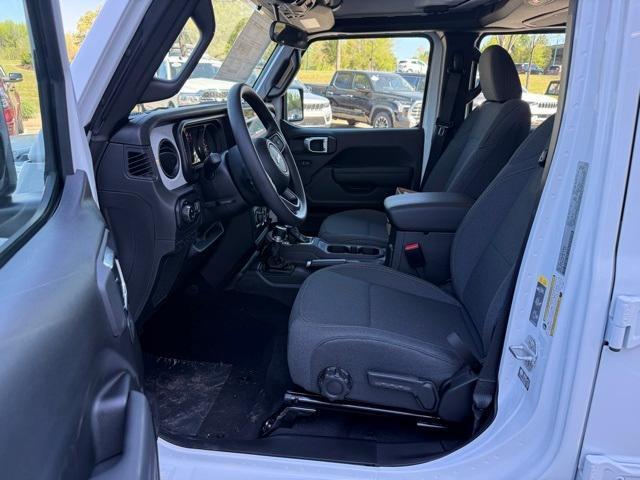 new 2025 Jeep Gladiator car, priced at $38,955