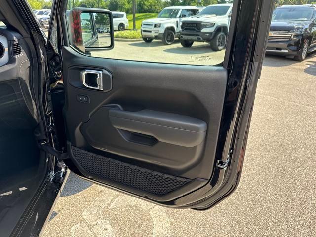 new 2025 Jeep Wrangler car, priced at $51,064