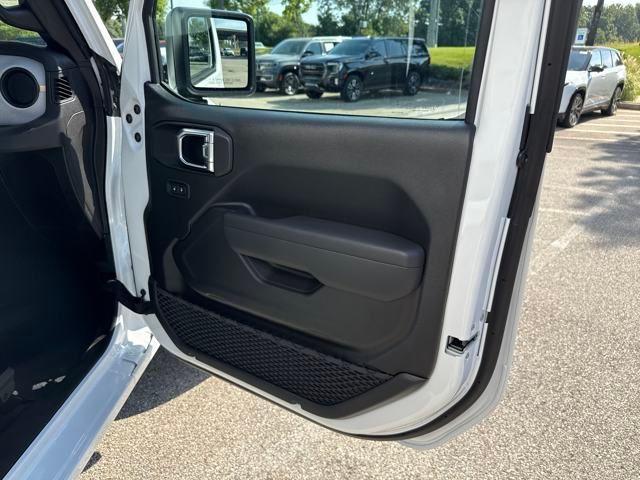 new 2025 Jeep Wrangler car, priced at $36,055