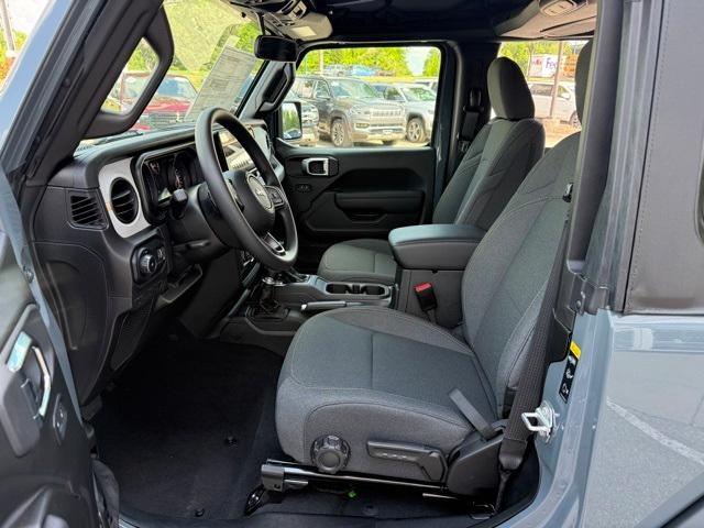 new 2025 Jeep Wrangler car, priced at $37,355