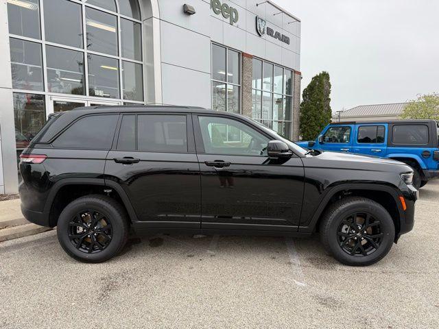 new 2025 Jeep Grand Cherokee car, priced at $39,722