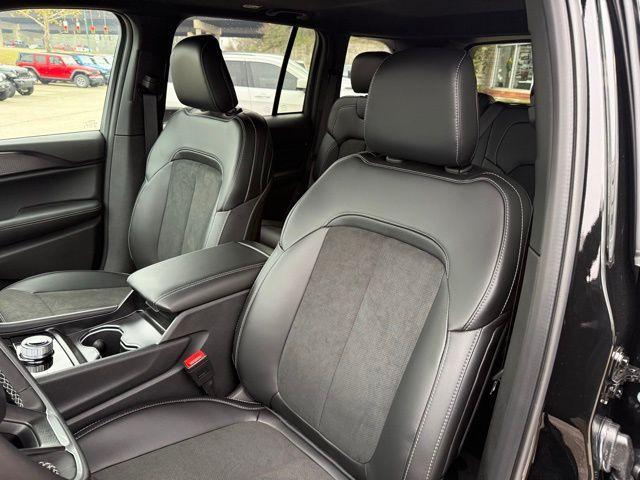 new 2025 Jeep Grand Cherokee car, priced at $39,722