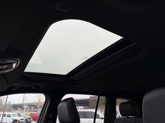 new 2025 Jeep Grand Cherokee car, priced at $39,722