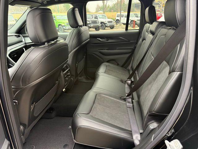 new 2025 Jeep Grand Cherokee car, priced at $39,722