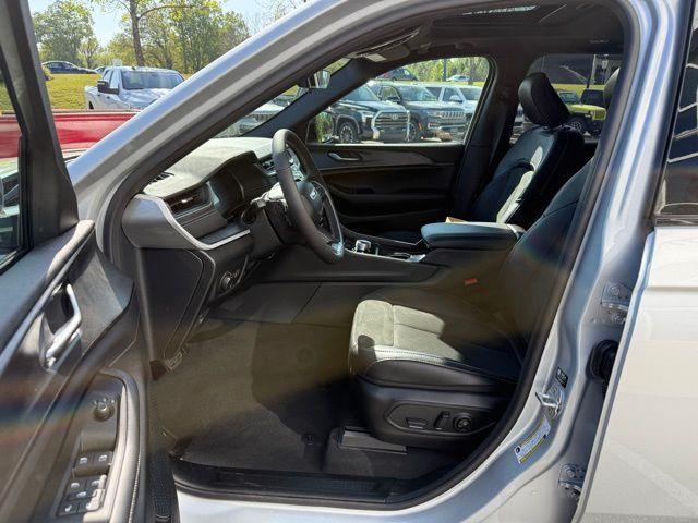 new 2025 Jeep Grand Cherokee car, priced at $41,030