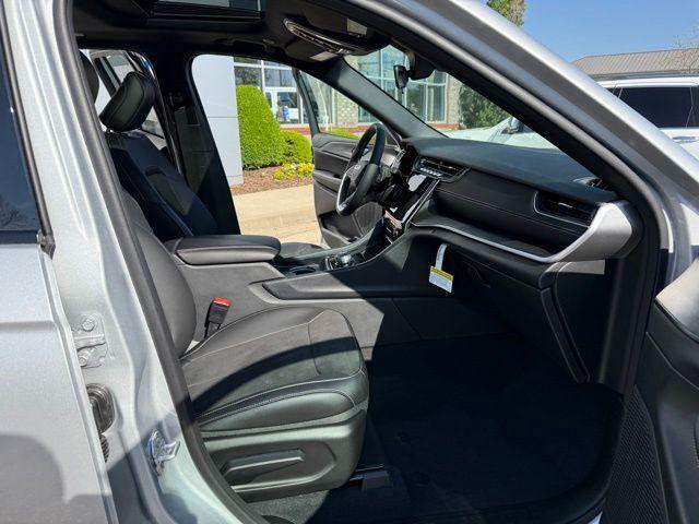 new 2025 Jeep Grand Cherokee car, priced at $41,030