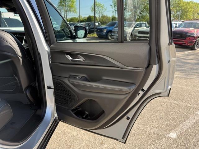 new 2025 Jeep Grand Cherokee car, priced at $41,480