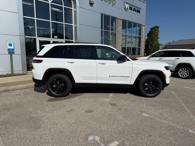new 2025 Jeep Grand Cherokee car, priced at $42,165
