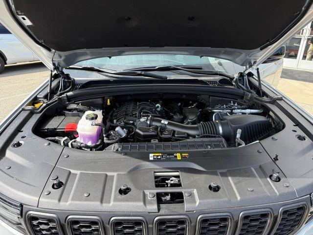 new 2025 Jeep Grand Cherokee L car, priced at $45,092