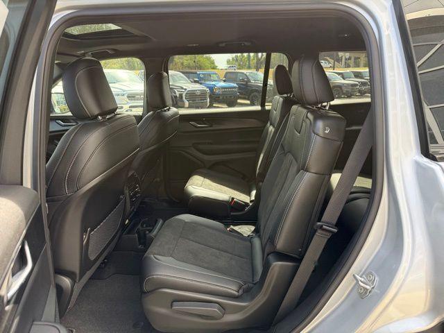 new 2025 Jeep Grand Cherokee L car, priced at $45,092