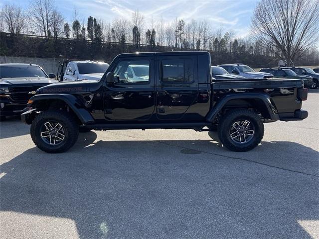 new 2024 Jeep Gladiator car, priced at $59,827