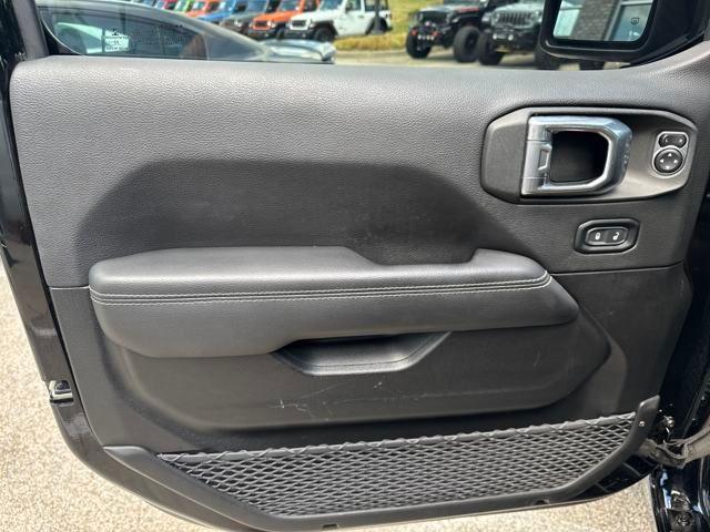 used 2023 Jeep Gladiator car, priced at $39,634