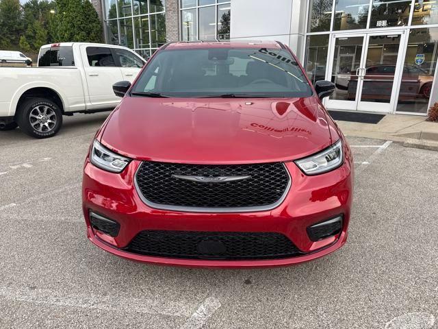 new 2026 Chrysler Pacifica car, priced at $47,825