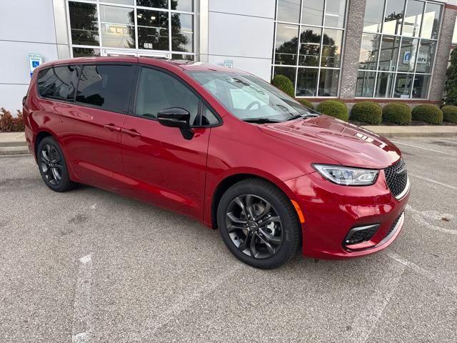 new 2026 Chrysler Pacifica car, priced at $47,825