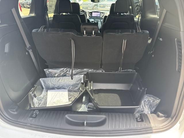 new 2025 Chrysler Pacifica car, priced at $47,295