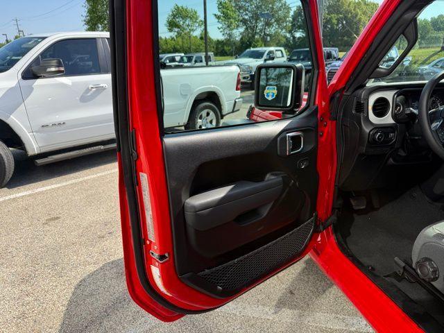 new 2025 Jeep Wrangler car, priced at $34,163