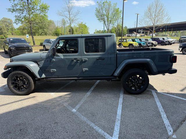 new 2025 Jeep Gladiator car, priced at $43,980